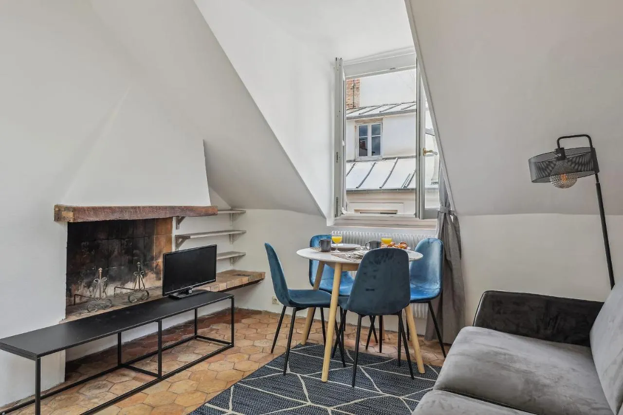 Heart Of Latin Quarter - 1br - Cityapartmentstay Διαμέρισμα *